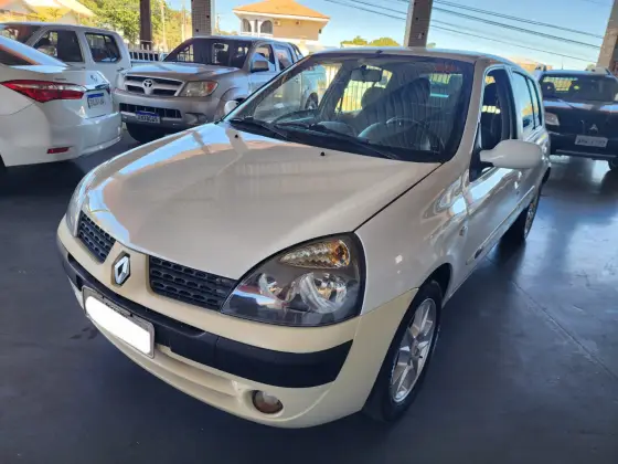 RENAULT CLIO 1.0 CAMPUS 16V FLEX 4P MANUAL RENAULT CLIO 1.0 CAMPUS 16V FLEX 4P MANUAL