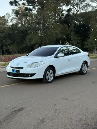 RENAULT FLUENCE 2.0 DYNAMIQUE 16V FLEX 4P AUTOMÁTICO