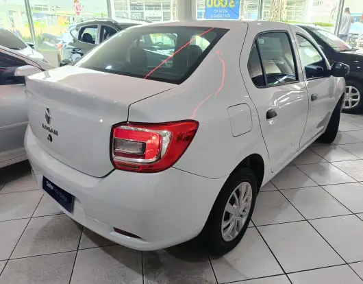 RENAULT-LOGAN-2021