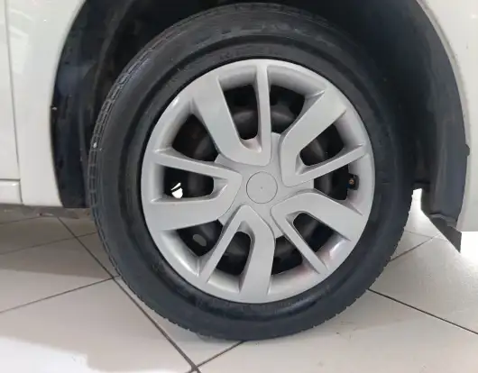 RENAULT-LOGAN-2021