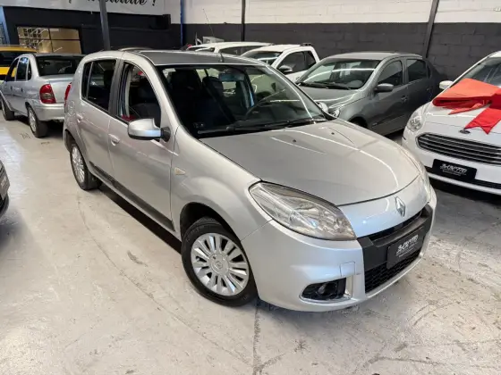 RENAULT SANDERO 1.6 PRIVILÉGE 16V FLEX 4P MANUAL RENAULT SANDERO 1.6 PRIVILÉGE 16V FLEX 4P MANUAL