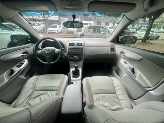 TOYOTA-COROLLA-2010