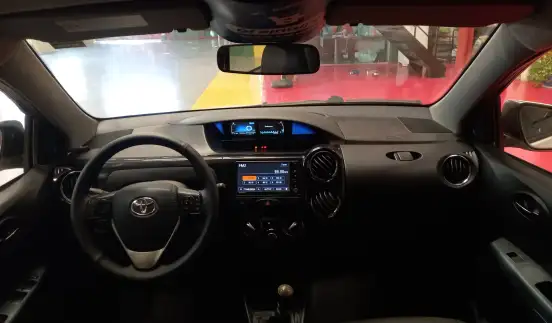 TOYOTA-ETIOS-2016