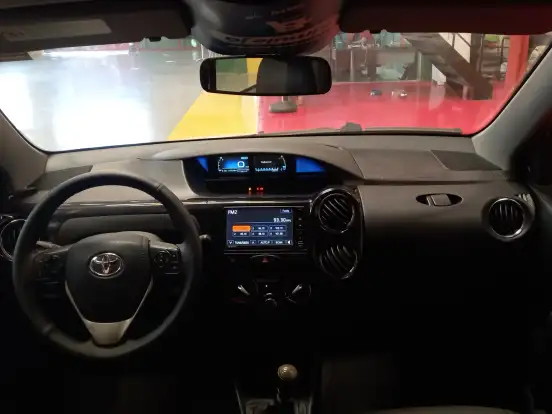 TOYOTA-ETIOS-1.5 XLS SEDAN 16V FLEX 4P MANUAL TOYOTA-ETIOS-2016