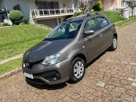 TOYOTA ETIOS 1.5 XS 16V FLEX 4P MANUAL TOYOTA ETIOS 1.5 XS 16V FLEX 4P MANUAL