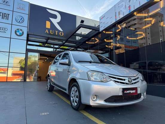 TOYOTA-ETIOS-1.3 X 16V FLEX 4P MANUAL TOYOTA-ETIOS-2014