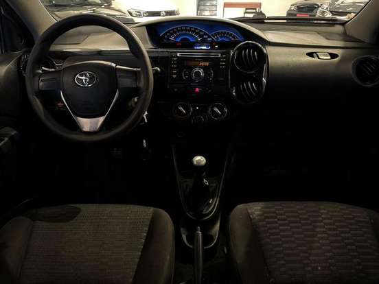 TOYOTA-ETIOS-2014