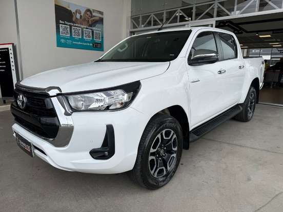 TOYOTA-HILUX-2.8 D-4D TURBO DIESEL CD SRV 4X4 AUTOMÁTICO TOYOTA-HILUX-2021