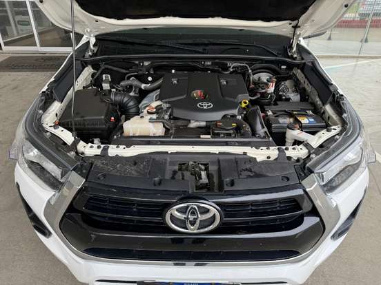 TOYOTA-HILUX-2.8 D-4D TURBO DIESEL CD SRV 4X4 AUTOMÁTICO TOYOTA-HILUX-2021
