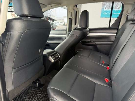 TOYOTA-HILUX-2.8 D-4D TURBO DIESEL CD SRV 4X4 AUTOMÁTICO TOYOTA-HILUX-2021