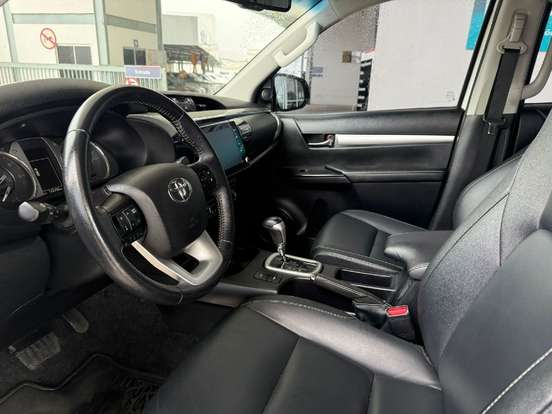 TOYOTA-HILUX-2021