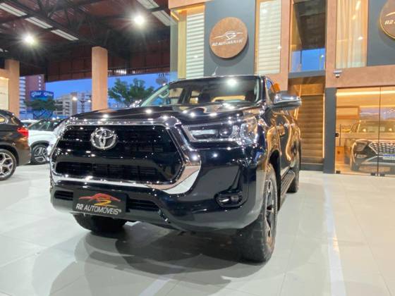 TOYOTA HILUX 2.8 D-4D TURBO DIESEL CD SRV 4X4 AUTOMÁTICO