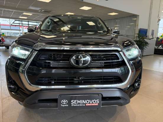 TOYOTA-HILUX-2.8 D-4D TURBO DIESEL CD SRX 4X4 AUTOMÁTICO TOYOTA-HILUX-2022