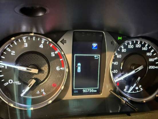 TOYOTA-HILUX-2.8 D-4D TURBO DIESEL CD SRX 4X4 AUTOMÁTICO TOYOTA-HILUX-2022