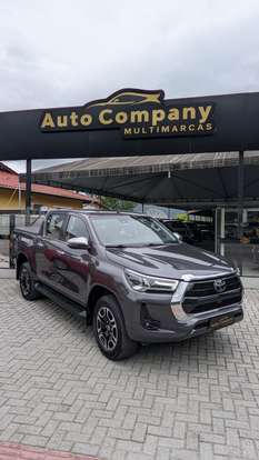 TOYOTA-HILUX-2022