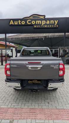TOYOTA-HILUX-2022