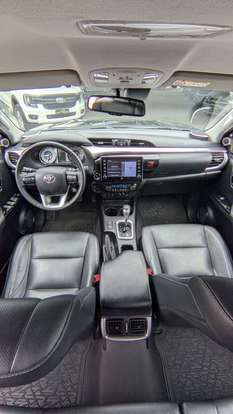 TOYOTA-HILUX-2022