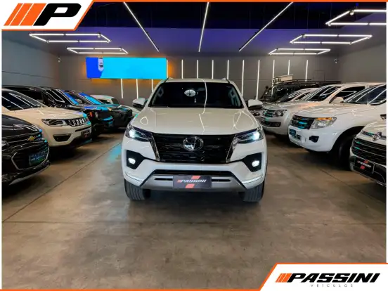 TOYOTA-HILUX SW4-2021