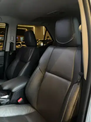 TOYOTA-HILUX SW4-2024