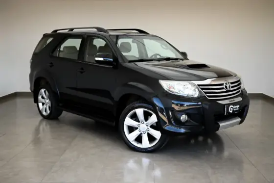 TOYOTA HILUX SW4 3.0 SRV 4X4 7 LUGARES 16V TURBO INTERCOOLER DIESEL 4P AUTOMÁTICO