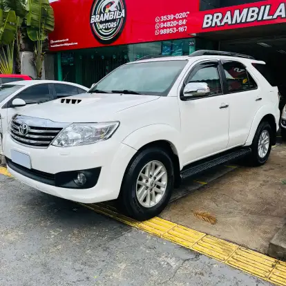 TOYOTA-HILUX SW4-2012