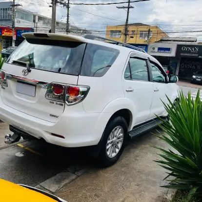 TOYOTA-HILUX SW4-3.0 SRV 4X4 7 LUGARES 16V TURBO INTERCOOLER DIESEL 4P AUTOMÁTICO TOYOTA-HILUX SW4-2012