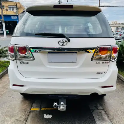 TOYOTA-HILUX SW4-2012