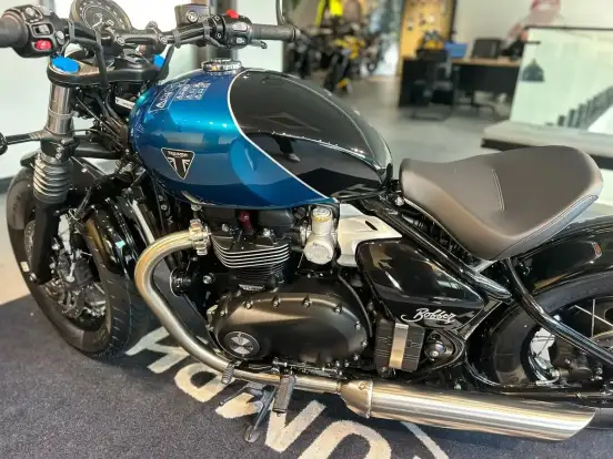 TRIUMPH-BONNEVILLE BOBBER 1200-2026
