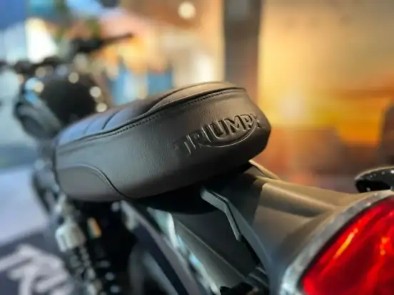TRIUMPH-BONNEVILLE T120 BLACK 1200 TRIUMPH-BONNEVILLE T120 BLACK 1200-2025