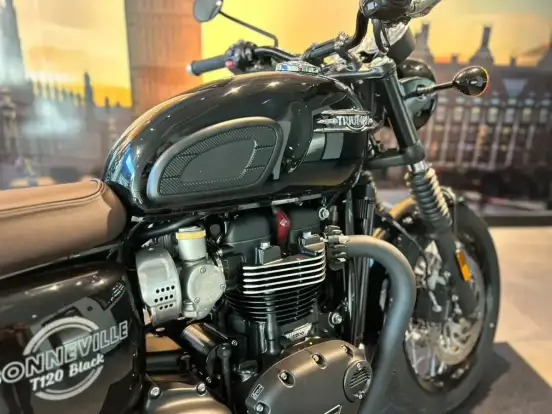TRIUMPH-BONNEVILLE T120 BLACK 1200 TRIUMPH-BONNEVILLE T120 BLACK 1200-2025