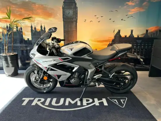 TRIUMPH-DAYTONA 660-2026