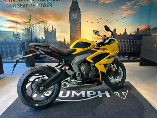 TRIUMPH-DAYTONA 660-2026