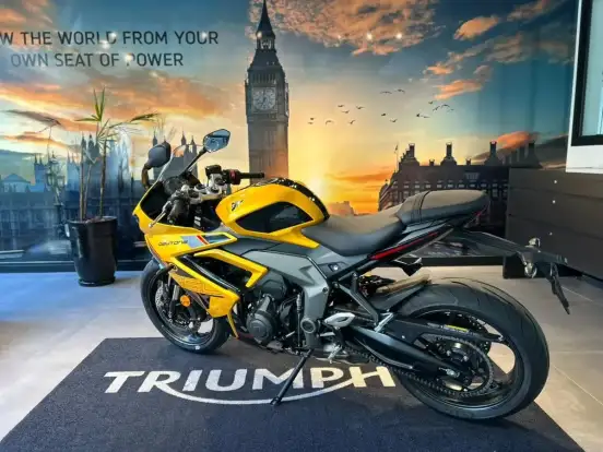 TRIUMPH-DAYTONA 660-2026