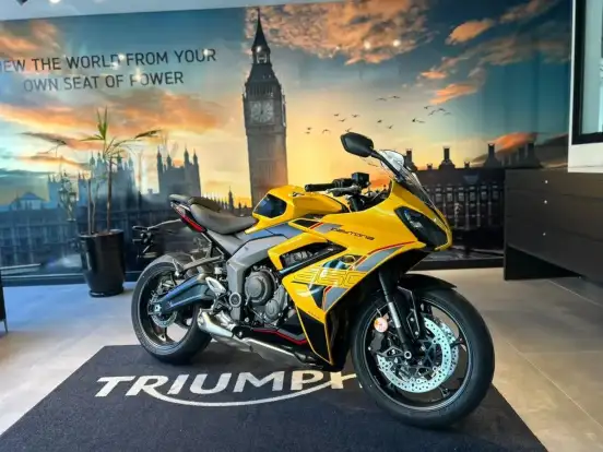 TRIUMPH-DAYTONA 660-2026
