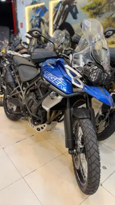 TRIUMPH TIGER 800 XCX TRIUMPH TIGER 800 XCX