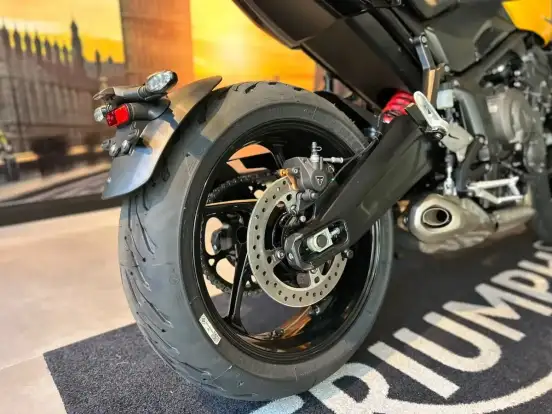 TRIUMPH-TRIDENT 660-2026