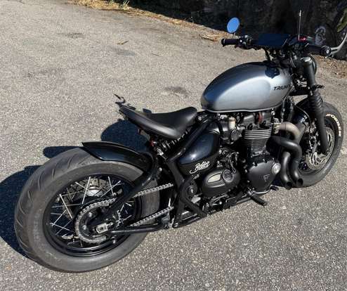 TRIUMPH-BONNEVILLE BOBBER 1200-2024