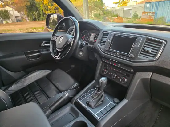 VOLKSWAGEN-AMAROK-2021