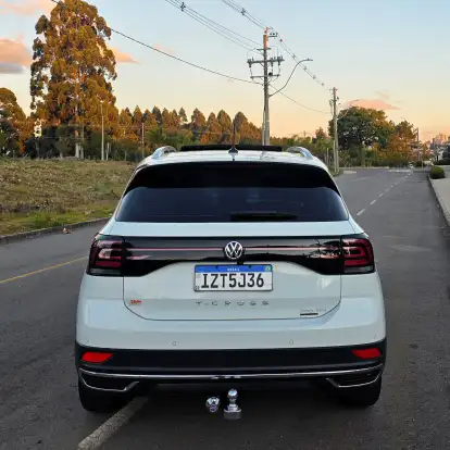 VOLKSWAGEN-T-CROSS-2019