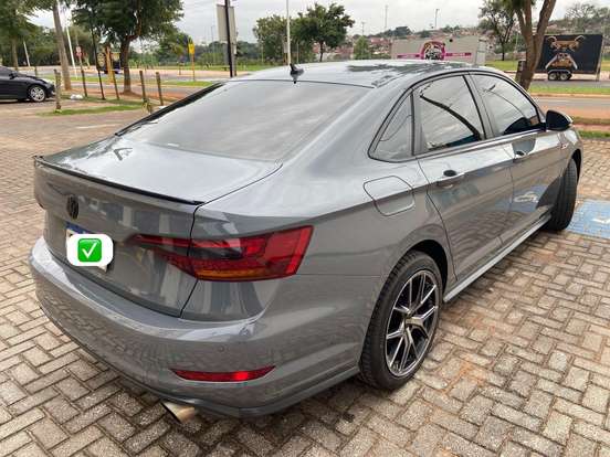 VOLKSWAGEN-JETTA-2021