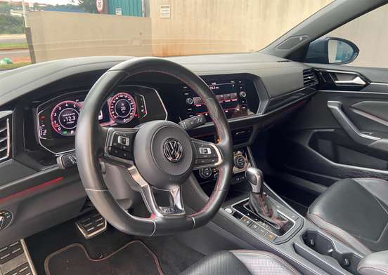 VOLKSWAGEN-JETTA-2021