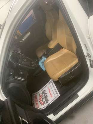 VOLVO-XC40-2020