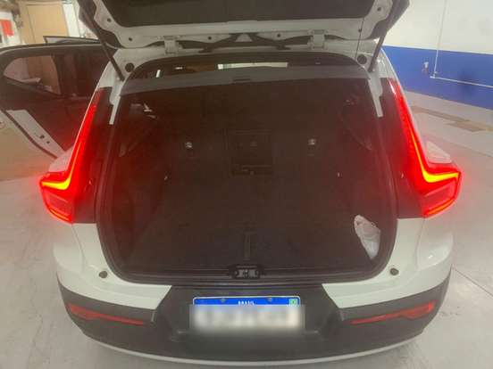 VOLVO-XC40-2.0 T4 GASOLINA MOMENTUM GEARTRONIC VOLVO-XC40-2020