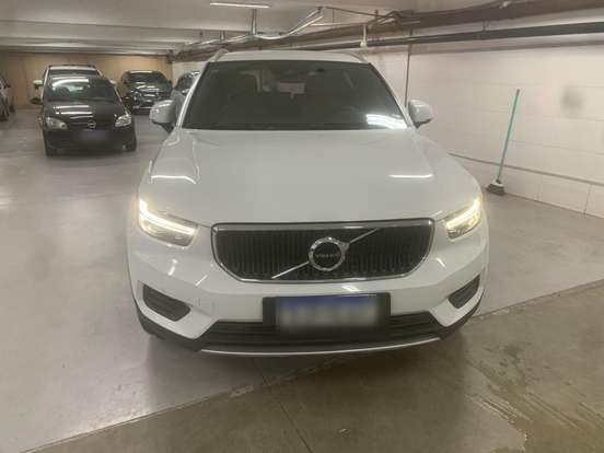 VOLVO-XC40-2.0 T4 GASOLINA MOMENTUM GEARTRONIC VOLVO-XC40-2020