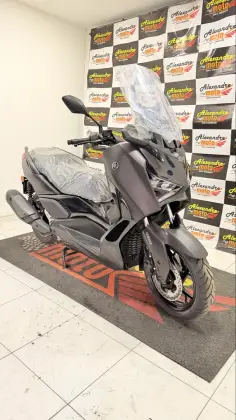 YAMAHA XMAX 300 CONNECTED ABS YAMAHA XMAX 300 CONNECTED ABS