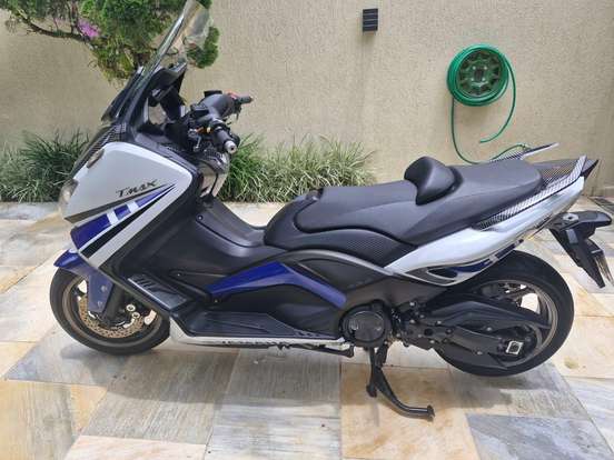 YAMAHA-TMAX-2014