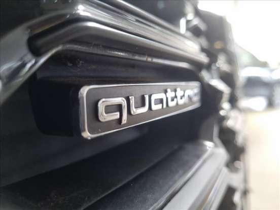 AUDI-Q5-2022