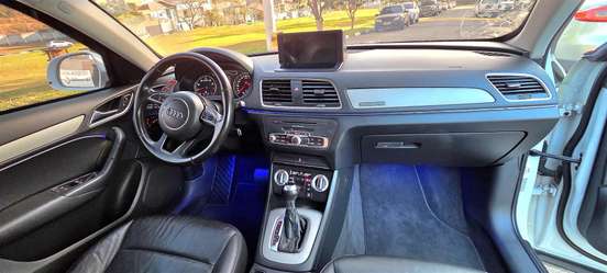 AUDI-Q3-2012