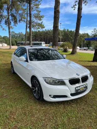 BMW-320i-2011