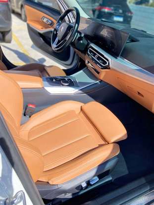 BMW-320i-2023